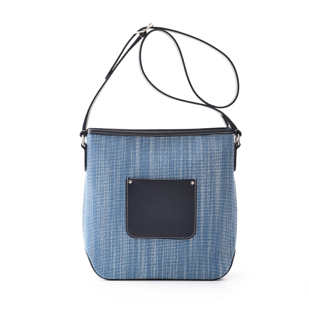 ショルダーバッグ 革 レザーバッグ KVADRAT