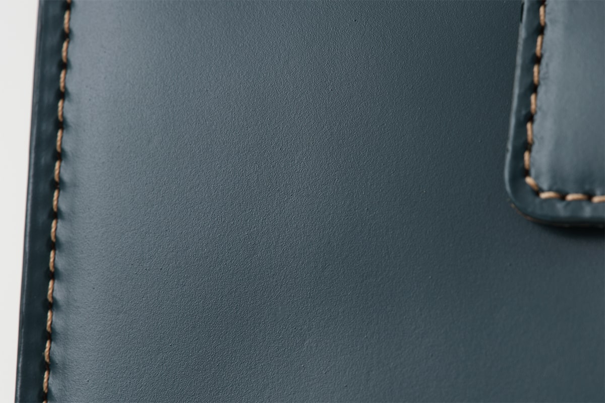 国内タンナーが仕立てる上質なコードバン