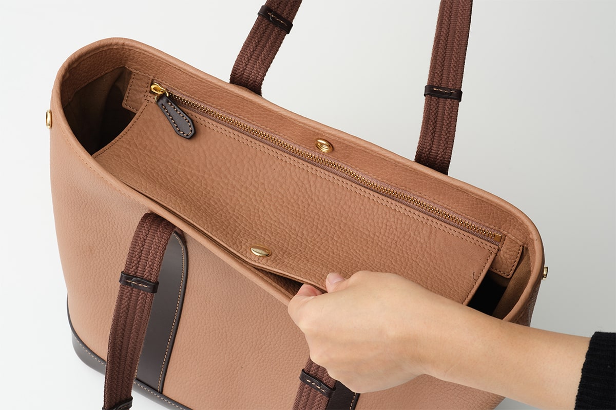 品と機能性を合わせもつレザーバッグ